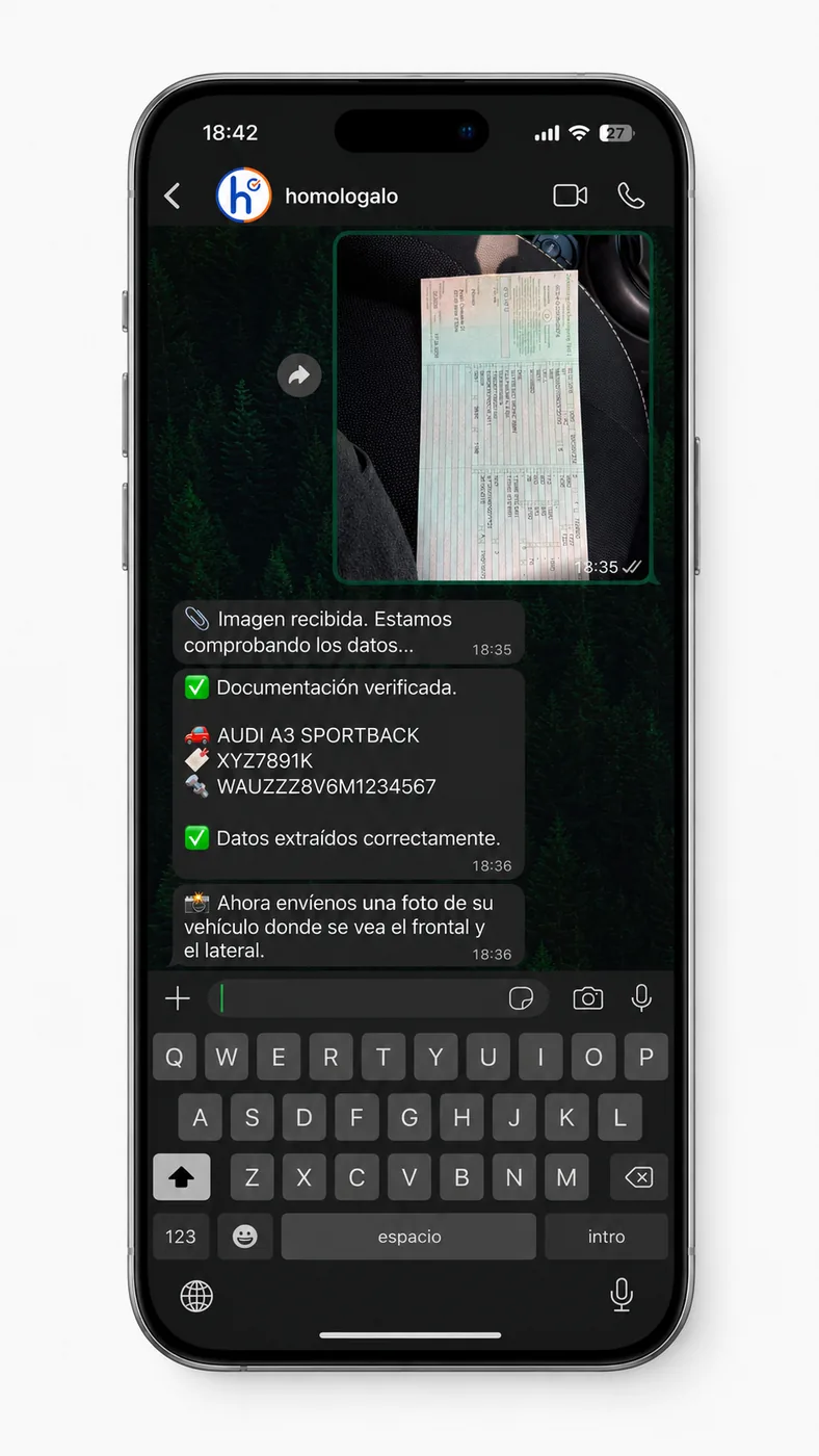 Chat de WhatsApp con la documentación verificada y los datos del vehículo extraídos
